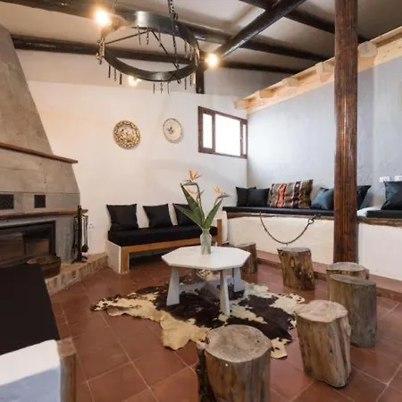 Сasa de vacaciones Vivelorural Casa En Grupos Con Piscina
